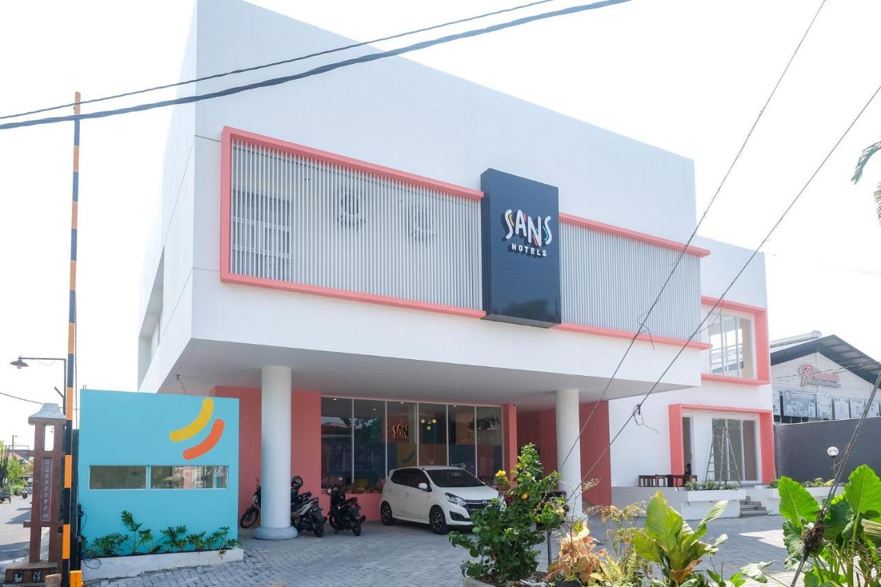 Sans Hotel Aurum Majapahit Semarang Exterior foto