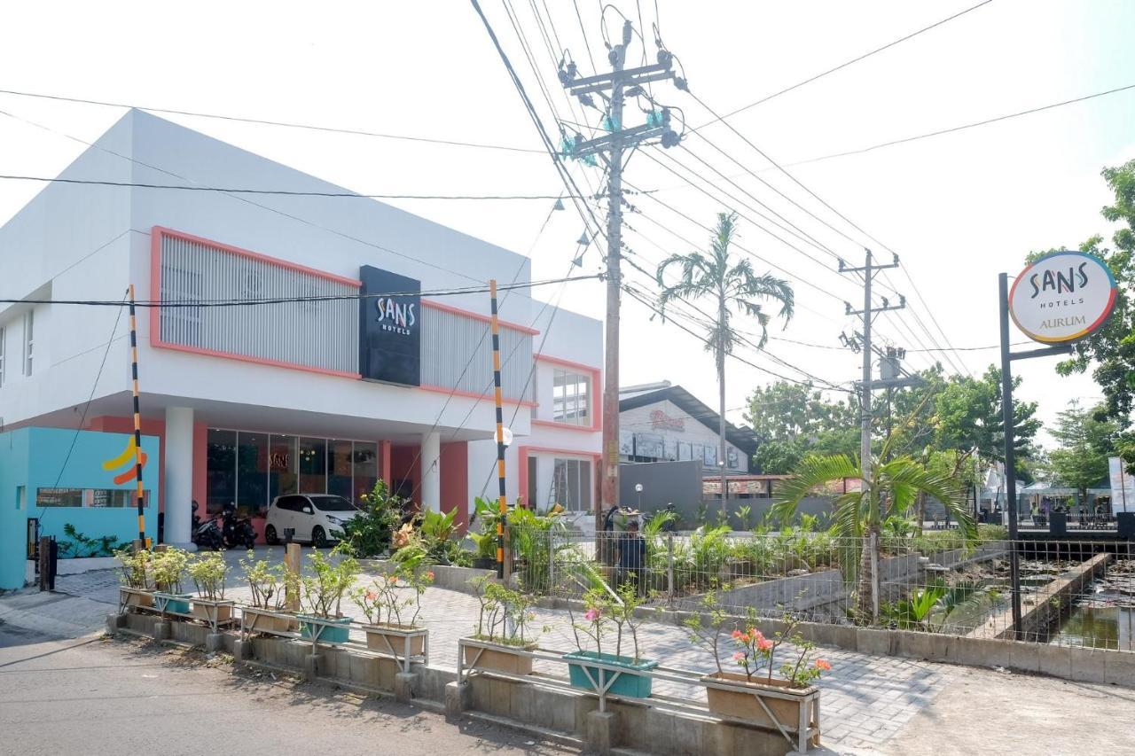 Sans Hotel Aurum Majapahit Semarang Exterior foto